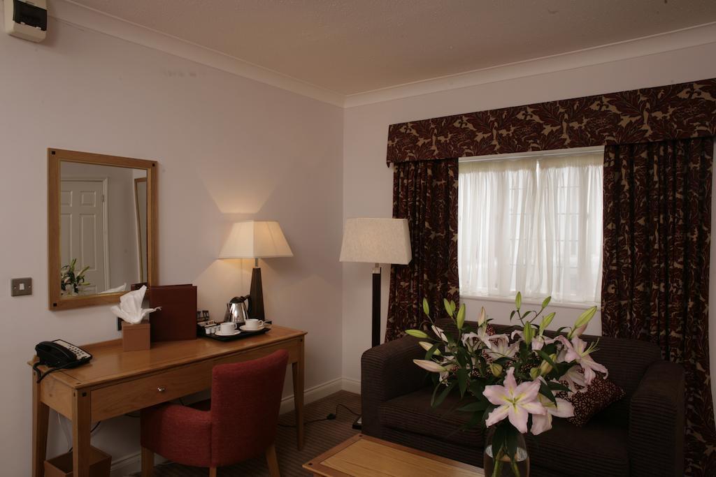 Cisswood House Hotel Horsham Eksteriør billede